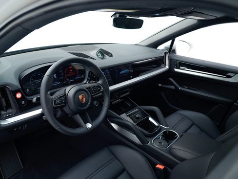 New 2026 Porsche Cayenne Coupe image 4