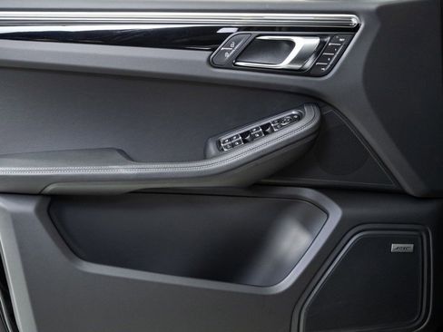 New 2026 Porsche Macan AWD/4WD image 6