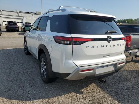 Certified 2025 Nissan Pathfinder SL AWD/4WD image 10