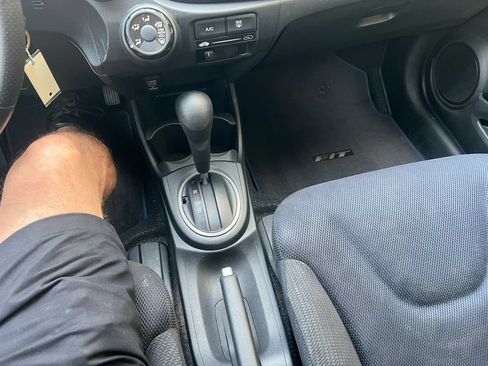 Used 2013 Honda Fit Sport image 10