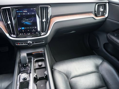 Used 2024 Volvo S60 B5 Plus image 27