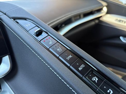 Used 2023 Chevrolet Corvette Stingray Preferred Cpe w/ Chrome Exterior Badge Package image 4