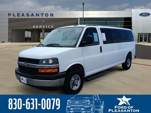 Used 2025 Chevrolet Express 3500 LT w/ LT Preferred Equipment Group RWD image 1