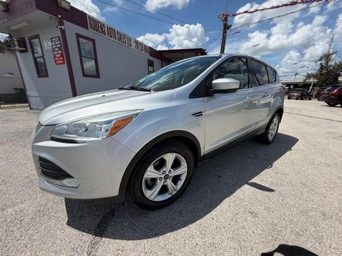 Used 2015 Ford Escape SE FWD image 1
