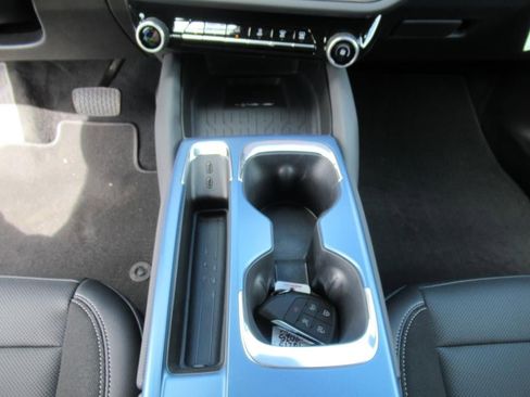 New 2025 Chevrolet Equinox EV LT w/ Convenience Package image 21