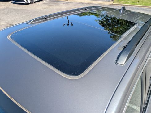 Used 2024 Jeep Grand Cherokee Limited w/ Luxury Tech Group II image 14