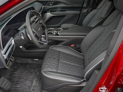 New 2026 Cadillac Lyriq V w/ Exterior Carbon Fiber Package image 10