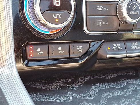 Used 2022 GMC Yukon XL Denali image 25