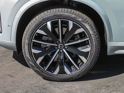 New 2026 Volvo XC90 B6 Ultra w/ Protection Package AWD/4WD image 11