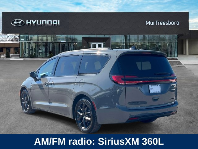 Used 2025 Chrysler Pacifica Limited FWD image 8