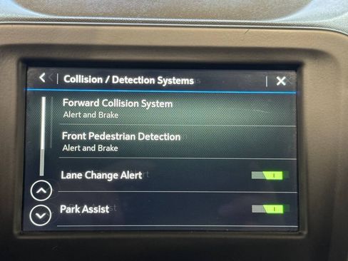 Used 2019 Chevrolet Equinox LT w/ Driver Convenience Package FWD image 37