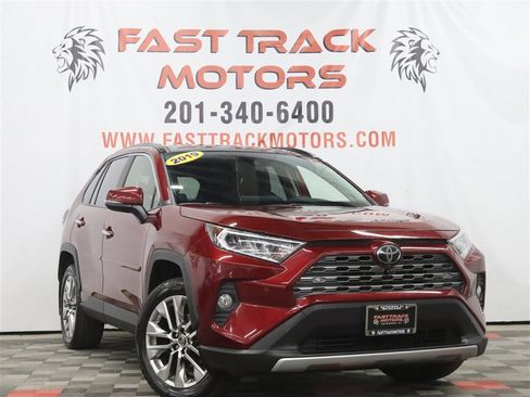 Used 2019 Toyota RAV4 Limited AWD/4WD image 3
