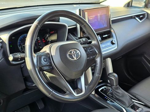 Used 2023 Toyota Corolla Cross XLE image 13