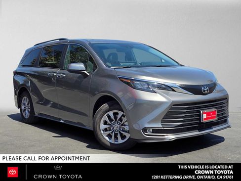 Certified 2026 Toyota Sienna XLE FWD image 1