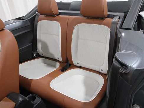 Used 2017 Volkswagen Beetle 1.8T Classic image 18