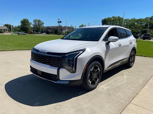 New 2026 Kia Sportage EX FWD image 2