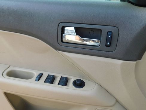 Used 2008 Ford Fusion S FWD image 18
