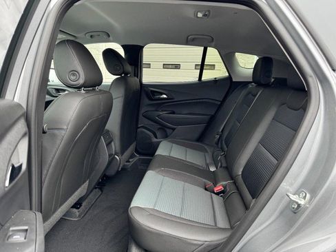 New 2026 Chevrolet Trax LT w/ LT Convenience Package FWD image 7