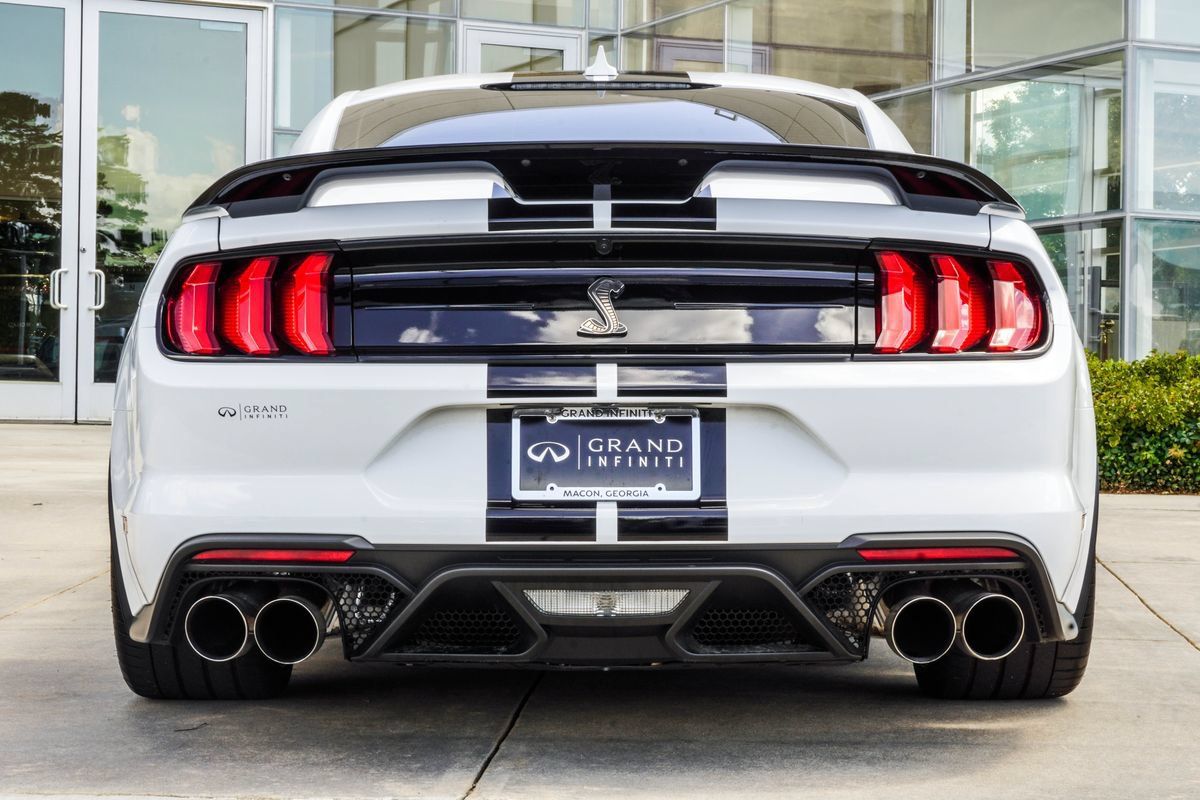 Used 2022 Ford Mustang Shelby GT500 w/ Technology Package RWD image 11