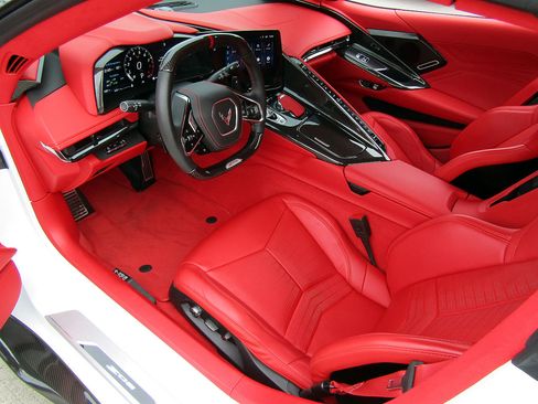 Used 2025 Chevrolet Corvette Z06 w/ Z07 Performance Package image 10