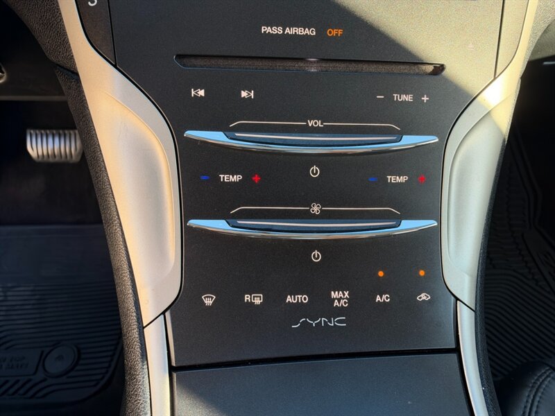 Used 2016 Lincoln MKZ w/ Equipment Group 300A Reserve FWD image 34