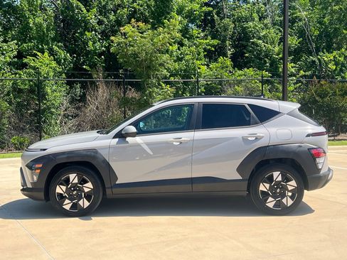 Used 2024 Hyundai Kona SEL w/ Convenience Package FWD image 6