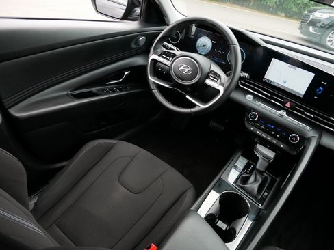 Used 2023 Hyundai Elantra SEL w/ Convenience Package FWD image 9