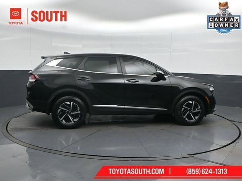 Used 2023 Kia Sportage LX image 3