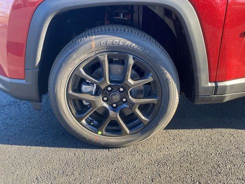 New 2026 Jeep Compass Latitude image 9