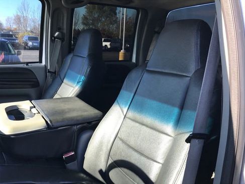 Used 2005 Ford F350 XLT image 5