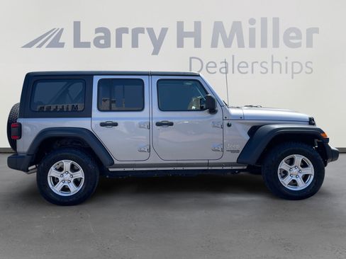 Used 2019 Jeep Wrangler Unlimited Sport S AWD/4WD image 6