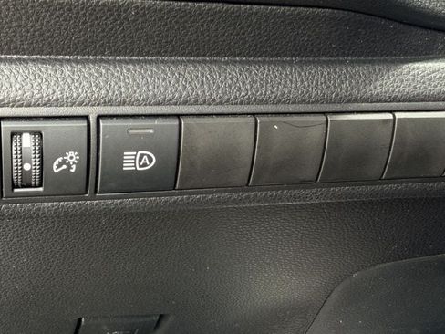 Used 2025 Toyota Corolla LE FWD image 22