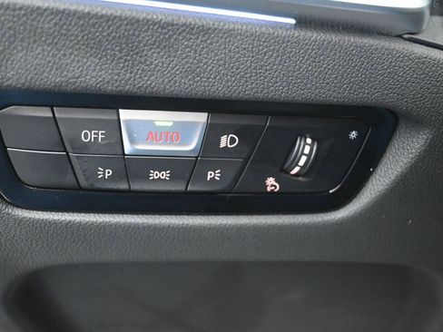 Used 2022 BMW 330i xDrive Sedan w/ Driving Assistance Package image 23