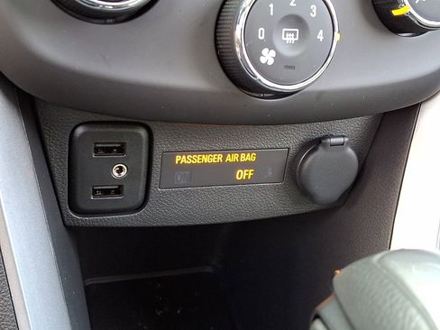 Certified 2022 Chevrolet Trax LT w/ LT Convenience Package image 25