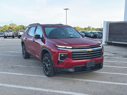 Used 2024 Chevrolet Traverse LT AWD/4WD image 8