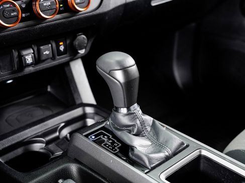 Used 2021 Toyota Tacoma TRD Sport image 18