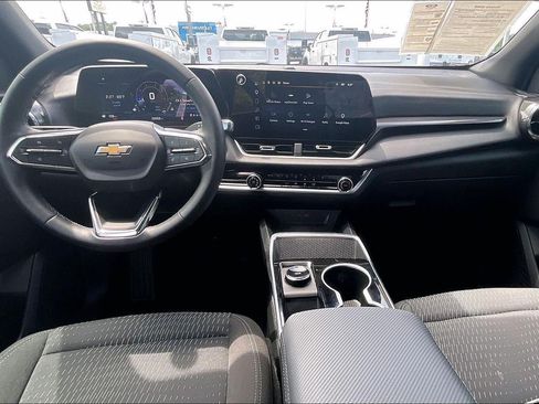 Used 2026 Chevrolet Equinox LT FWD image 15