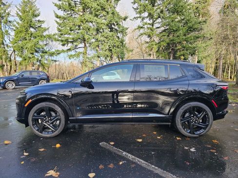 New 2026 Chevrolet Equinox EV RS image 8
