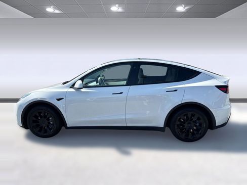Used 2021 Tesla Model Y Long Range image 2