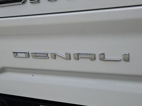 Used 2025 GMC Sierra 2500 Denali Ultimate AWD/4WD image 14