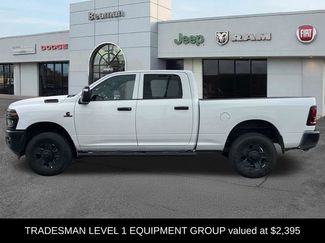 New 2026 RAM 3500 Tradesman AWD/4WD video 4