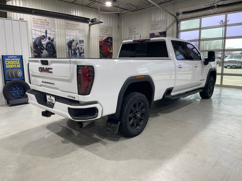 Used 2024 GMC Sierra 3500 AT4 w/ AT4 Premium Plus Package AWD/4WD image 3