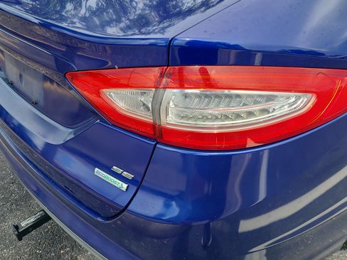 Used 2013 Ford Fusion SE FWD image 10