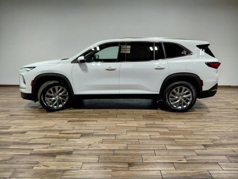 Used 2025 Buick Enclave Preferred AWD/4WD image 21