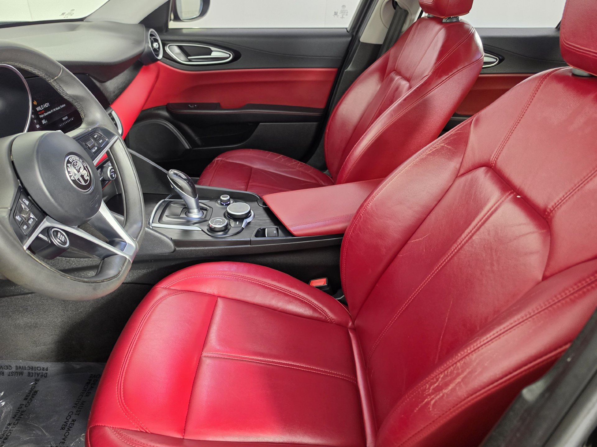 Used 2017 Alfa Romeo Giulia RWD image 3