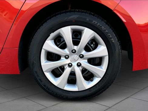 Used 2020 Toyota Corolla LE FWD image 11