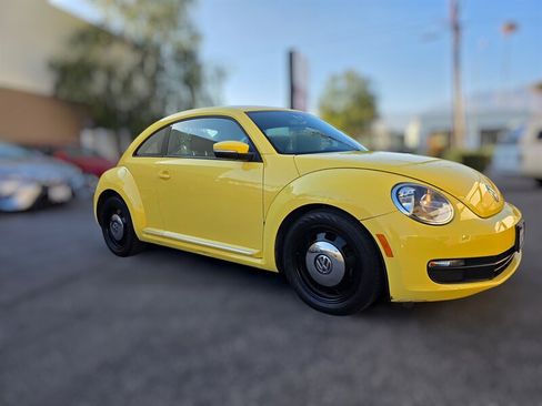 Used 2012 Volkswagen Beetle 2.5 FWD image 4