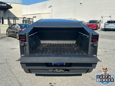 Used 2024 Tesla Cybertruck AWD Crew Cab image 18