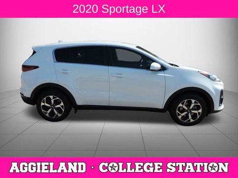 Used 2020 Kia Sportage LX FWD image 2