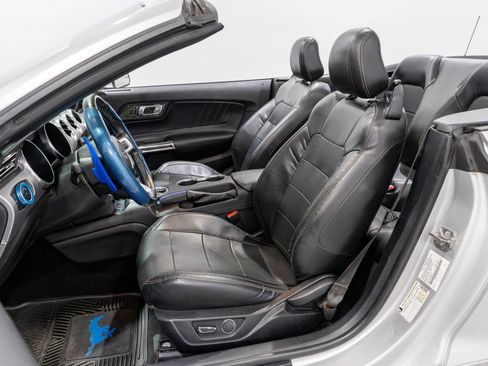 Used 2019 Ford Mustang Premium RWD image 17